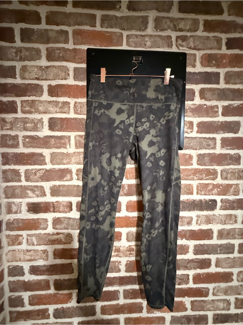 Vuori Olive Green Camo Performance Leggings
